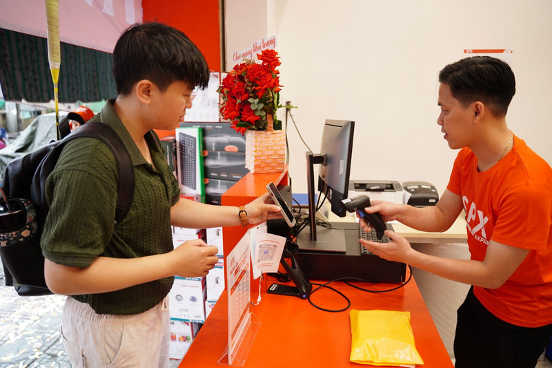 Mô hình bưu cục chuẩn hóa giúp đơn giản hóa trải nghiệm gửi hàng cho khách hàng cá nhân. (Ảnh: SPX)