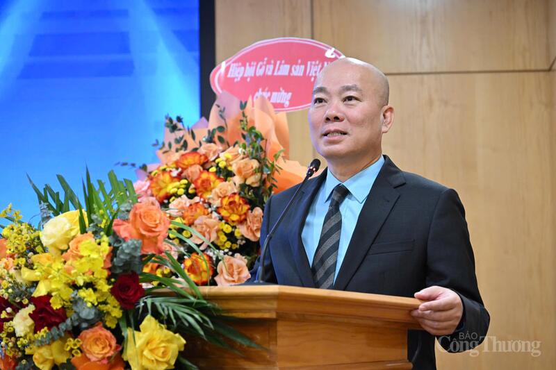 Ông Vũ Bá Phú - Cục trưởng Cục Xúc tiến thương mại phát biểu tại Okvip69 Đăng ký cá cược tổng kết công tác năm 2025 và triển khai nhiệm vụ năm 2026. Ảnh: Cấn Dũng