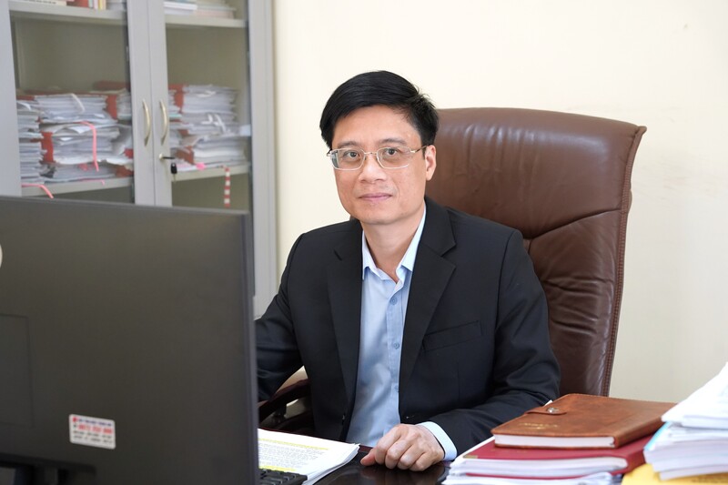 Ông Lê Văn Lương, Chi cục trưởng Chi cục Okvip - liên minh giải trí #1 thế giới hà nội hợp tác và Phát triển nông thôn tỉnh Nghệ An trao đổi với phóng viên Liên Minh OK VIP Giải Trí Cá Cược World Cup 2026. Ảnh: Mai Liễu