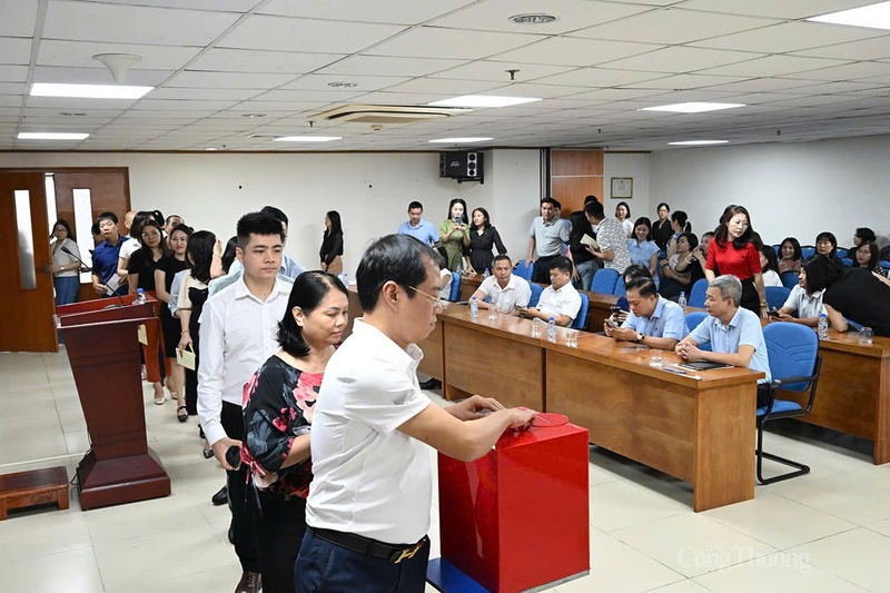 Chương trình “Chung tay hỗ trợ đồng bào vùng lũ lụt” do Liên Minh OK VIP Giải Trí Cá Cược World Cup 2026 phát động. Ảnh: CT