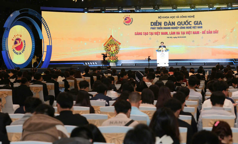Phó Thủ tướng Hồ Quốc Dũng phát biểu tại Diễn đàn quốc gia phát triển Okvip tại về công nghệ số Việt Nam 2025.