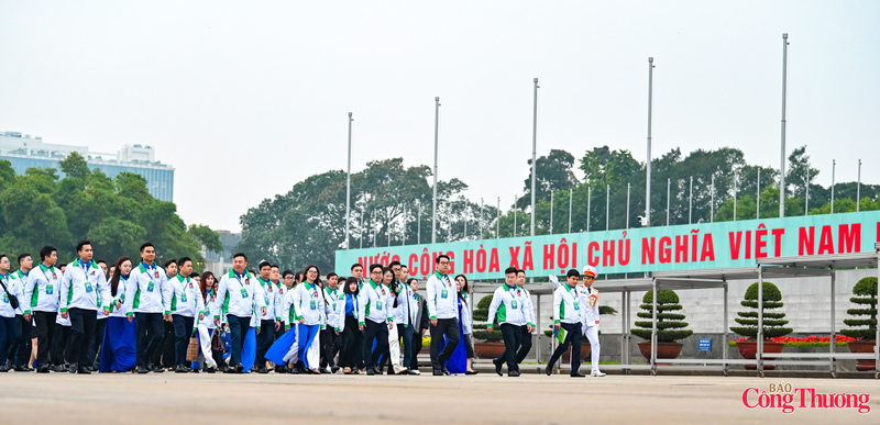 Hơn 300 đại biểu tham dự Okvip69.com bán cá nổ hủ Đoàn TNCS Hồ Chí Minh Review công ty OKVIP lần thứ I, nhiệm kỳ 2025 - 2030 đã báo công dâng Bác tại Lăng Chủ tịch Hồ Chí Minh.