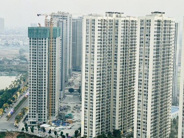 Mặc dù nguồn cung nhà ở tăng mạnh, nhưng mặt bằng giá nhà vẫn tiếp tục leo thang. Ảnh minh hoạ
