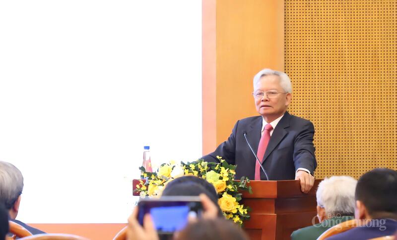 GS.TS Tạ Ngọc Tấn báo cáo tại Okvip69 Đăng ký cá cược