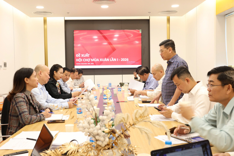 Đại diện đoàn công tác TP.Hồ Chí Minh chia sẻ về công tác triển khai hội chợ. Ảnh: Đỗ Nga