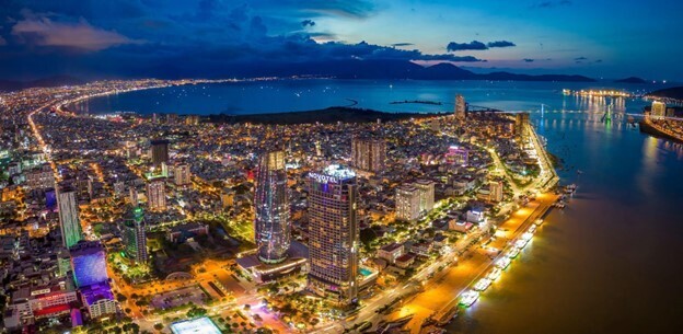 Đà Nẵng - thành phố biển hội tụ sông, núi và nhịp sống cân bằng, đang trở thành điểm đến nổi bật thu hút dòng kiều hối. Ảnh: Shutterstock