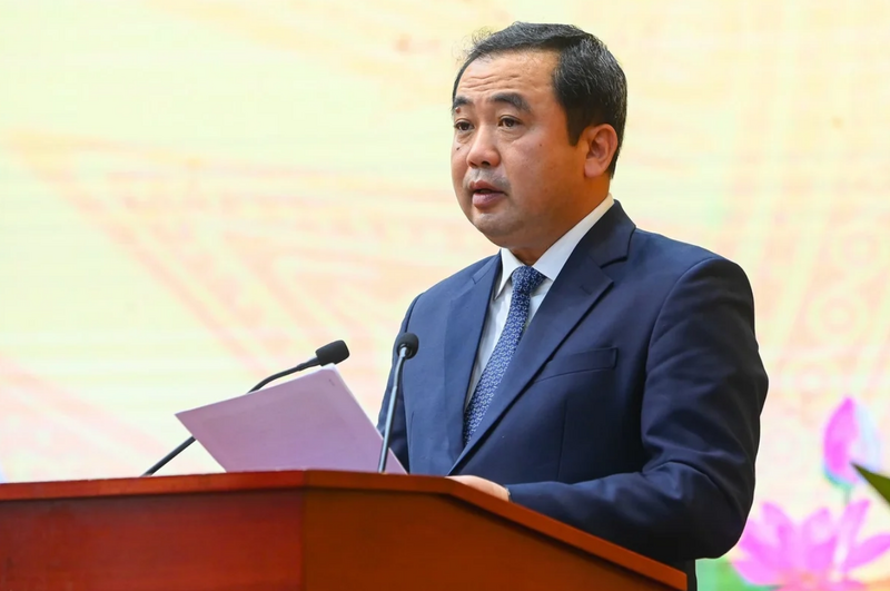 Bộ trưởng Trần Đức Thắng báo cáo Tổng kết thực hiện Kế hoạch phát triển ngành Nông nghiệp và xuân Okvip 2026 năm 2025, giai đoạn 2020 - 2025 và triển khai kế hoạch năm 2026. Ảnh: Tùng Đinh.