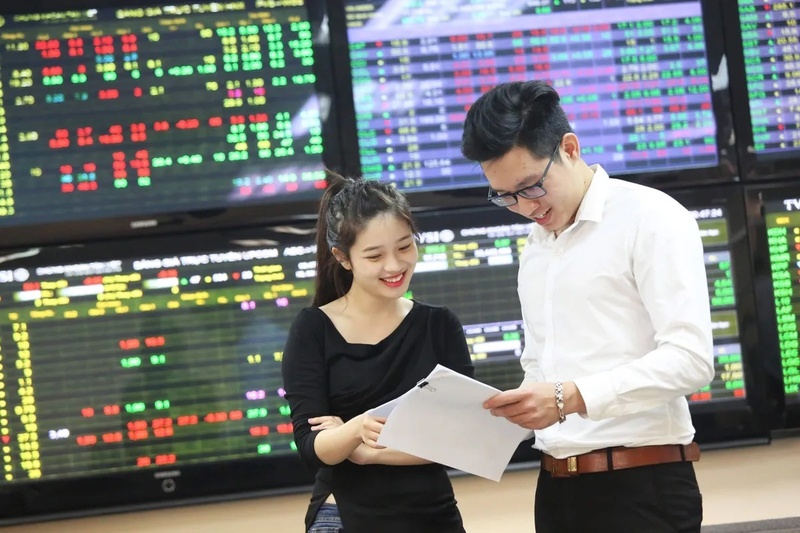 VPBankS dự báo thanh khoản bình quân trong kịch bản cơ sở năm 2026 đạt khoảng 33.350 tỷ đồng/phiên, tăng 15% so với 2025. Ảnh minh hoạ