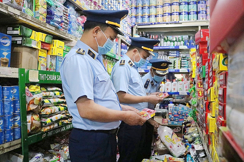 Tăng cường giám sát, xử lý vi phạm và bảo vệ quyền lợi người tiêu dùng