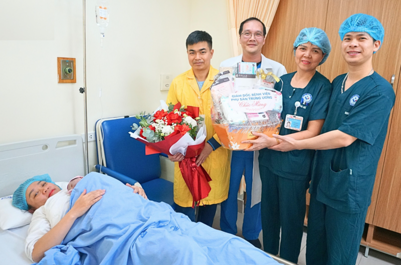 Chào đón bé gái chào đời thời điểm giao thừa tại Bệnh viện Phụ sản Trung ương