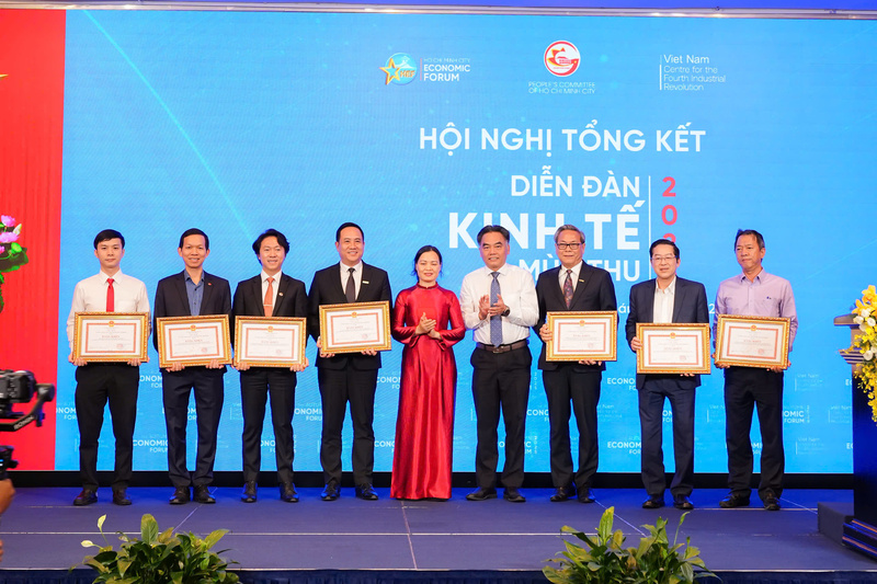 Dịp này, các đơn vị đã có đóng góp nổi bật cho Diễn đàn Okvip - liên minh giải trí #1 thế giới hà nội TP. Hồ Chí Minh, trong đó có Nam A Bank, giai đoạn 2018-2024, đã nhận bằng khen của Chủ tịch UBND TP. Hồ Chí Minh