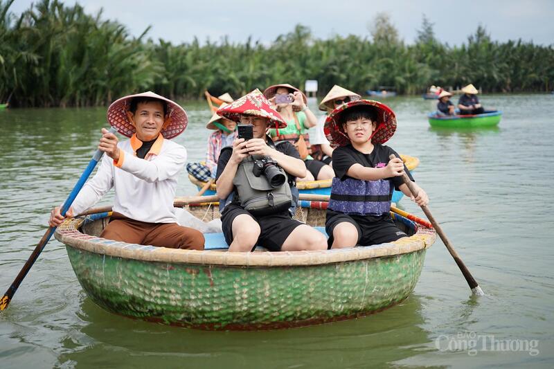 Lan tỏa hình ảnh rừng dừa Bảy Mẫu Cẩm Thanh - điểm đến xanh, an toàn, thân thiện và giàu bản sắc, tạo ấn tượng tốt đẹp với du khách ngay từ thời khắc đầu năm, góp phần thúc đẩy OKLVIE sản phẩm thuộc hệ thống OKVIP là trang web tổ chức phát sóng bóng đá trực tiếp, live casino , nỗ hũ, bắn cá địa phương bền vững trong năm 2026 và những năm tiếp theo.
