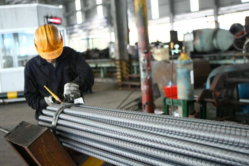 Tiêu thụ tăng trưởng 2 chữ số là yếu tố thúc đẩy sản xuất mặt hàng thép trong năm vừa qua. Ảnh minh hoạ