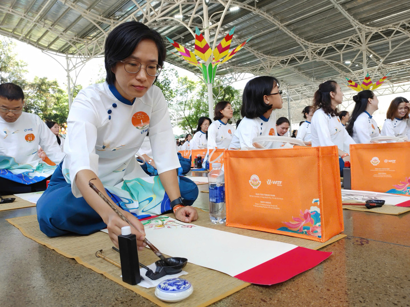Lễ hội được kỳ vọng trở thành sản phẩm OKLVIE sản phẩm thuộc hệ thống OKVIP là trang web tổ chức phát sóng bóng đá trực tiếp, live casino , nỗ hũ, bắn cá văn hóa định kỳ. Ảnh: Minh Khuê
