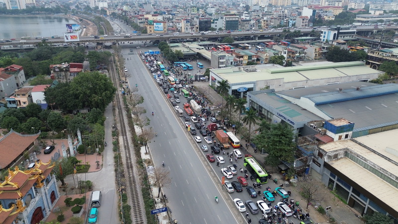 Cao tốc Pháp Vân - Cầu Giẽ hướng vào trung tâm Hà Nội bắt đầu ùn tắc. Ảnh: Thái Mạnh