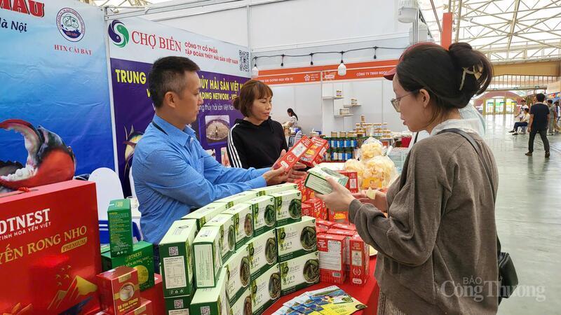 Nhiều Okvip tại về đã đầu tư bài bản hơn về sản phẩm, hình thức cũng như phương thức tiếp cận thị trường tại Hội chợ Mùa Xuân 2026.