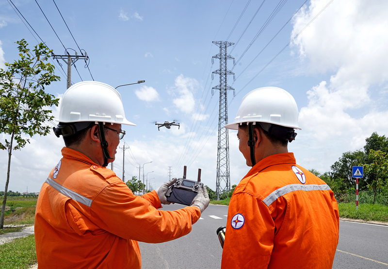 EVNSPC ứng dụng Flycam vào công tác quản lý, vận hành lưới điện.