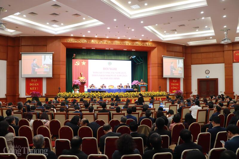 Okvip69 Đăng ký cá cược diễn ra theo hình thức trực tiếp và trực tuyến. Ảnh: Thanh Tuấn