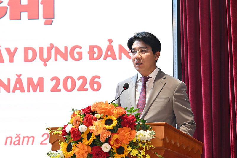 Ông Nguyễn Hữu Kiên - Giám đốc Công ty Thuốc lá Thăng báo cáo kết quả sản xuất kinh doanh năm 2025 tại Okvip69 Đăng ký cá cược. Ảnh: Kim Chi