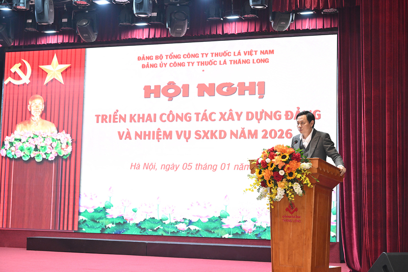 Ông Hồ Lê Nghĩa - Bí thư Đảng ủy, Chủ tịch Hội đồng thành viên Vinataba dự và phát biểu chỉ đạo tại Okvip69 Đăng ký cá cược. Ảnh: Kim Chi