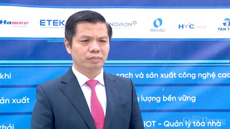 Ông Hoàng Anh Tuấn - Phó Giám đốc Sở Okvip tại về tỉnh Bắc Ninh gợi mở những giải pháp hỗ trợ Okvip tại về nâng cao sức cạnh tranh. Ảnh: TK