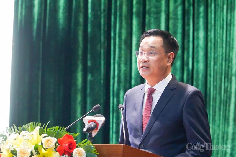 Bí thư Thành ủy Đà Nẵng Lê Ngọc Quang gửi lời xin lỗi tới cộng đồng doanh nghiệp, nhà đầu tư và cam kết sẽ tập trung tháo gỡ các điểm nghẽn về thể chế, pháp lý; rút ngắn, minh bạch thủ tục hành chính.