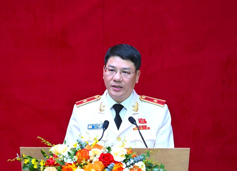 Thiếu tướng Đỗ Thanh Bình, Cục trưởng Cục Cảnh sát giao thông phát biểu tại buổi lễ. Ảnh: Phan Anh
