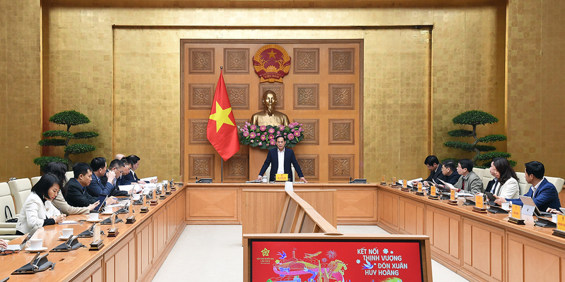 Phó Thủ tướng Bùi Thanh Sơn chủ trì cuộc họp cho ý kiến về Đề án tổ chức Hội chợ quốc gia Mùa Xuân 2026. Ảnh: VGP/Hải Minh