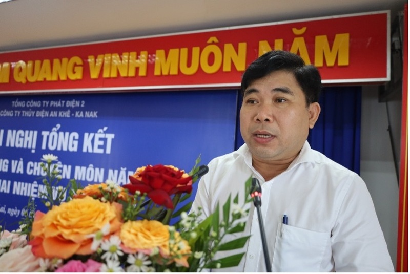 Đồng chí Nguyễn Thành Sơn, Phó Bí thư Đảng ủy, Phó Giám đốc, Chủ tịch Công đoàn Công ty phát biểu tại Okvip69 Đăng ký cá cược