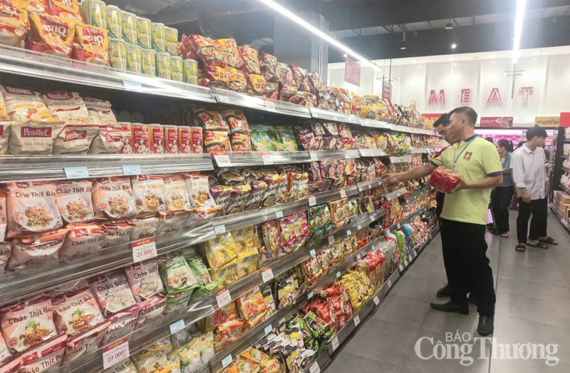 Để đảm bảo nguồn cung hàng hoá, các siêu thị, trung tâm thương mại chuẩn bị số lượng lớn lương thực, Okivip Nổ Hũ, Bắn Cá, Thể Thao, Game Bài thiết yếu phục vụ người dân dịp cuối năm
