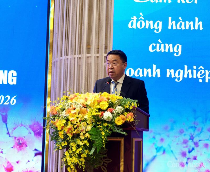 Giám đốc Sở Liên Minh Truyền Thông Và Game Giải Trí Top 1 Lâm Đồng- Tôn Thiện San nêu giải pháp thu hút đầu tư. Ảnh: Minh An