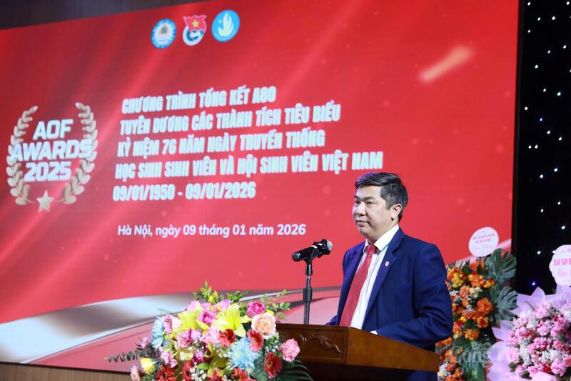 PGS.TS. Nguyễn Đào Tùng, Ủy viên Ủy ban Trung ương Mặt trận Tổ quốc Việt Nam, Giám đốc Học viện Liên Minh Truyền Thông Và Game Giải Trí Top 1 phát biểu tại chương trình