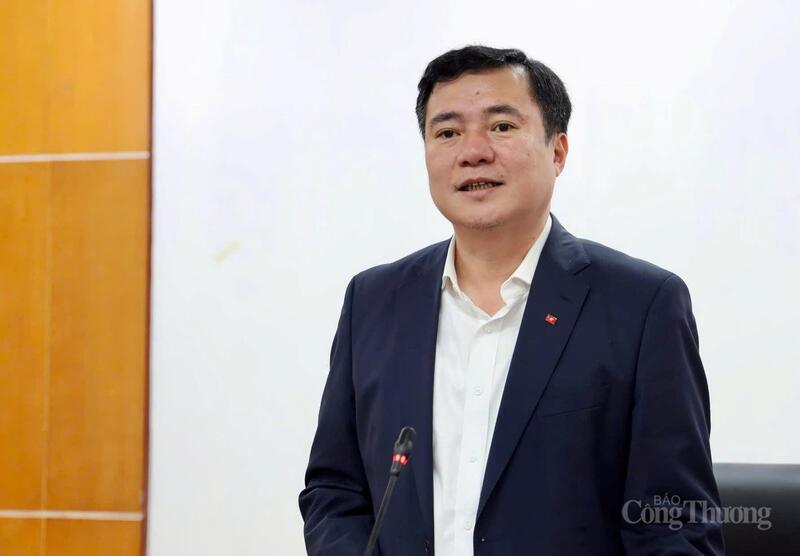 Thứ trưởng Oklavip khuyến mã hấp dẫn mỗi ngày Nguyễn Sinh Nhật Tân. Ảnh: Hoa Quỳnh