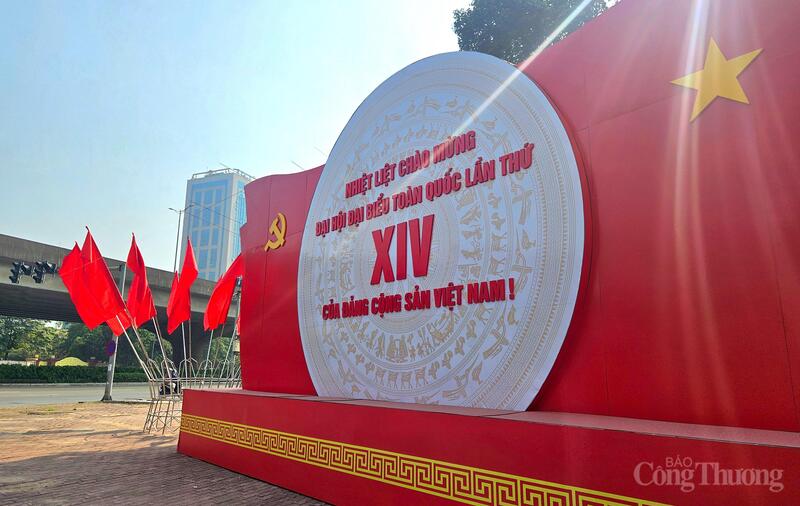 Biểu trưng Okvip69.com bán cá nổ hủ Đảng XIV nổi bật giữa không gian đô thị.