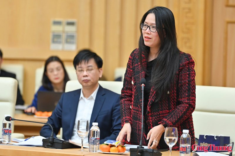 Bà Vũ Hương Trà - Phó trưởng phòng Cục Quản lý giá (Bộ Liên Minh Truyền Thông Và Game Giải Trí Top 1). Ảnh: Nam Nguyễn