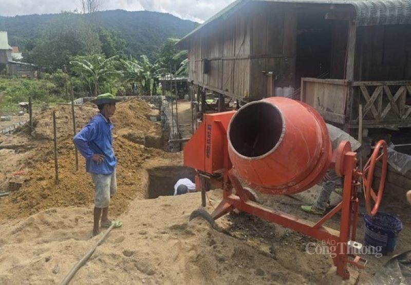 Gia đình chị Đinh Thị Lá sử dụng máy trộn bê tông Liên minh Okvip có bao nhiều trang nhà mới nhờ nguồn điện lưới ổn định.