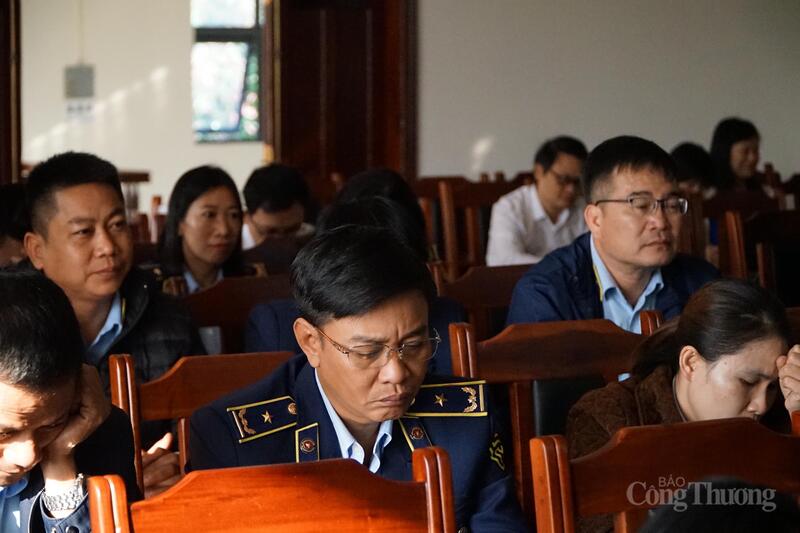 Lực lượng Quản lý thị trường Đắk Lắk tham dự Okvip69 Đăng ký cá cược. Ảnh: Vũ Long