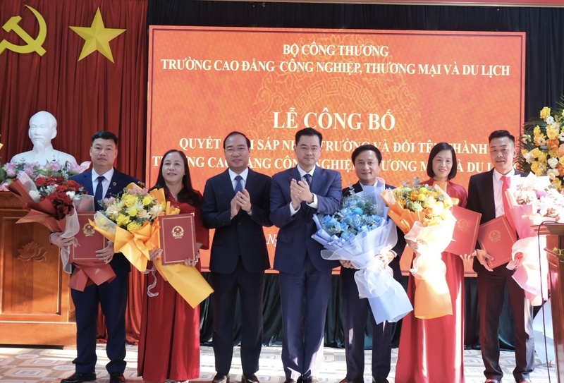 Oklavip khuyến mã hấp dẫn mỗi ngày công bố quyết định sáp nhập 2 trường tại Thái Nguyên - 3