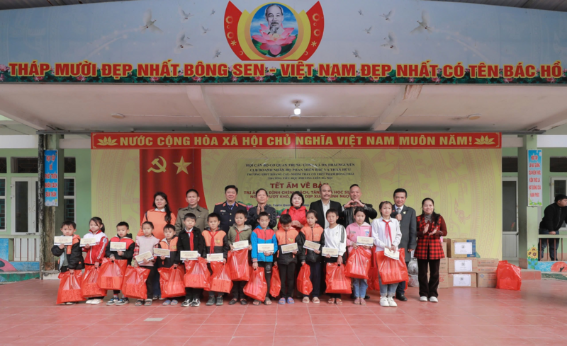 Chương trình thiện nguyện “Tết ấm về bản” 2026 lan tỏa tinh thần tương thân tương ái và đạo lý uống nước nhớ nguồn.