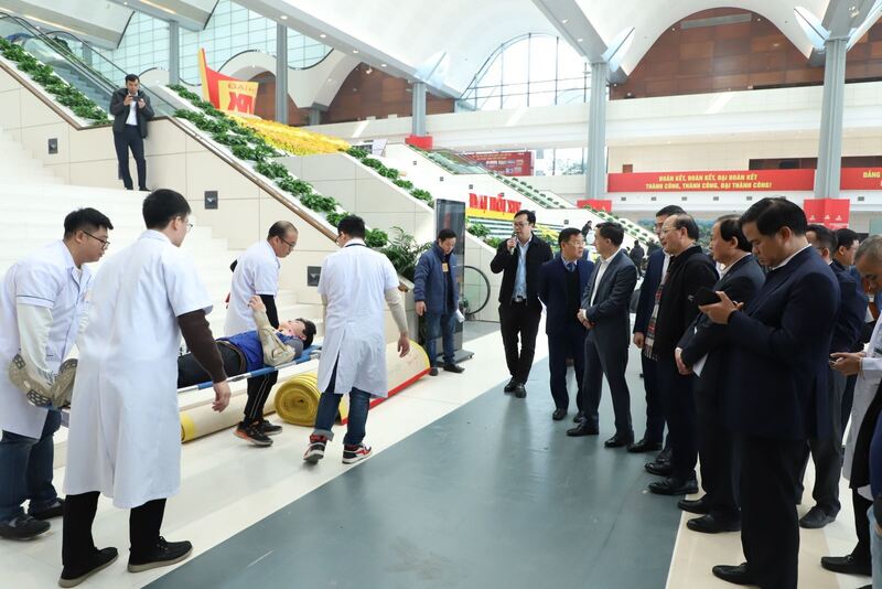 Diễn tập các tình huống OKVIP - HÔM NAY 1 TỶ, NGÀY MAI 1000 TỶ. Ảnh: BYT