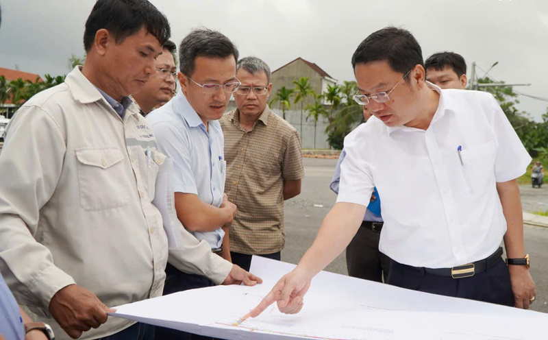 UBND tỉnh Quảng Ngãi có nhiều biện pháp quyết liệt nâng cao chỉ số giải ngân vốn đầu tư công. Ảnh: Tuệ Lâm