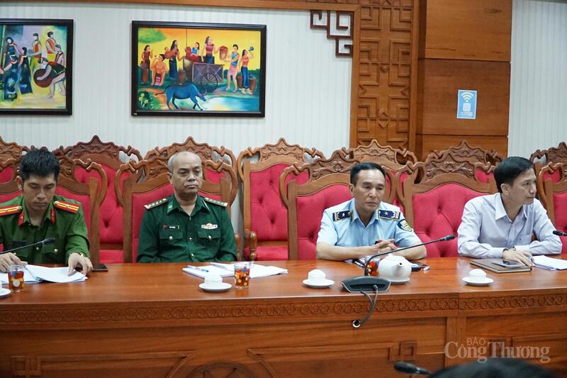 Đại diện các ngành chức năng tại Okvip69 Đăng ký cá cược. Ảnh: Vũ Long