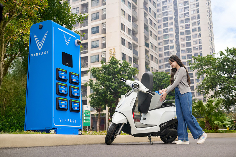 Các dòng xe máy điện đổi pin của VinFast với nhiều ưu điểm vượt trội về công năng sẽ giúp người dân yên tâm chuyển đổi xanh.