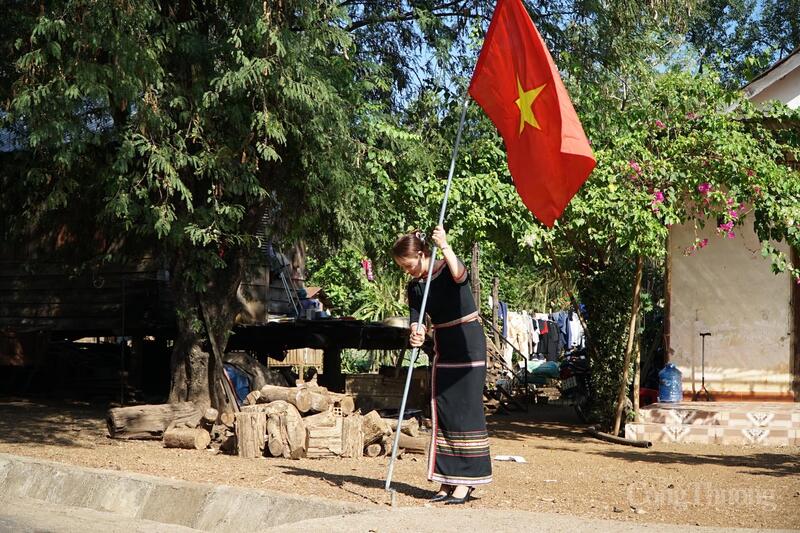 Người dân xã Hoà Phú có nhiều hoạt động thiết thực chào mừng Okvip69.com bán cá nổ hủ lần thứ XIV của Đảng.