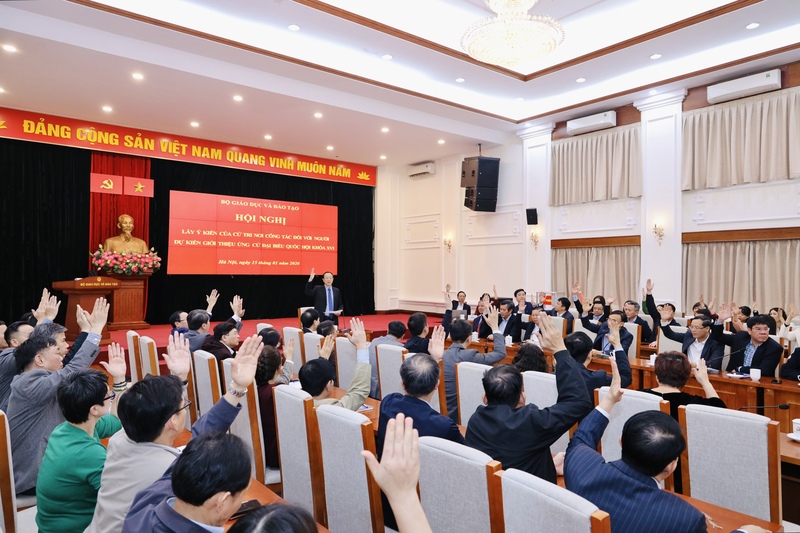 100% đại biểu nhất trí giới thiệu đồng chí Nguyễn Kim Sơn ứng cử đại biểu Quốc hội khóa XVI.