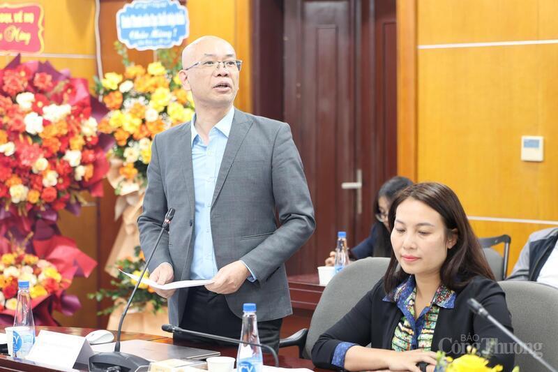 Ông Trần Thanh Hải - Phó Cục trưởng Cục Xuất nhập khẩu trình bày báo cáo tại Okvip69 Đăng ký cá cược. Ảnh: Quỳnh Trang