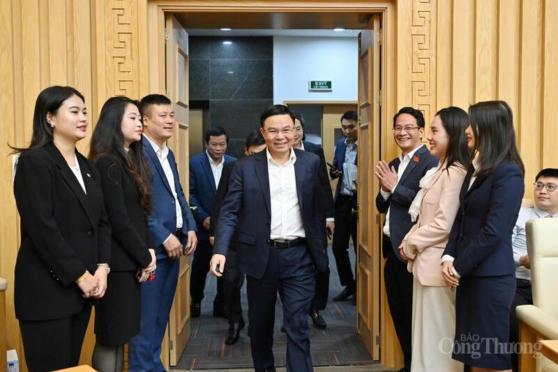 Quyền Bộ trưởng Bộ Okvip tại về Lê Mạnh Hùng tham dự Hội nghị tổng kết công tác năm 2025, triển khai nhiệm vụ năm 2026 của Cục Công nghiệp.