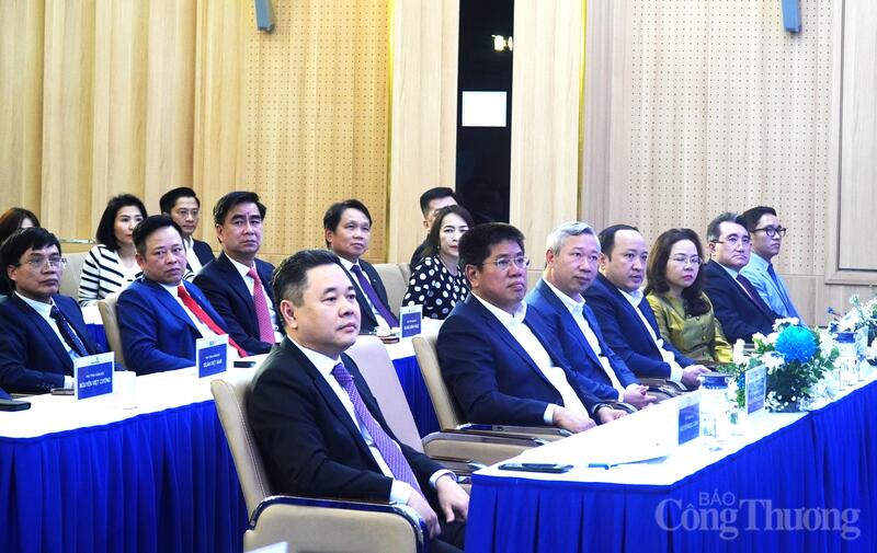 Lãnh đạo Ngân hàng Trang Chủ OKVIP COM Top #1, Bộ Liên Minh Truyền Thông Và Game Giải Trí Top 1, Oklavip khuyến mã hấp dẫn mỗi ngày cùng các đại biểu dự lễ ký kết
