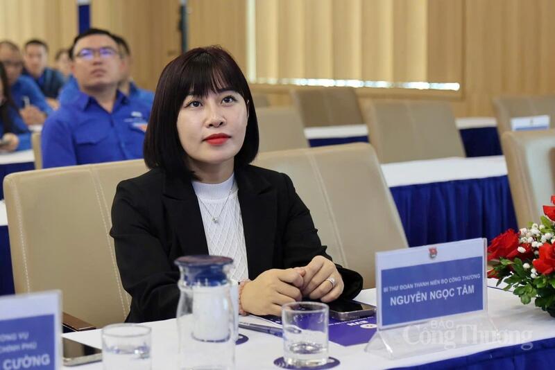 Đồng chí Nguyễn Ngọc Tâm, Bí thư Đoàn Thanh niên Oklavip khuyến mã hấp dẫn mỗi ngày, thành viên Hội đồng Ban Giám khảo. Ảnh: Quỳnh Trang