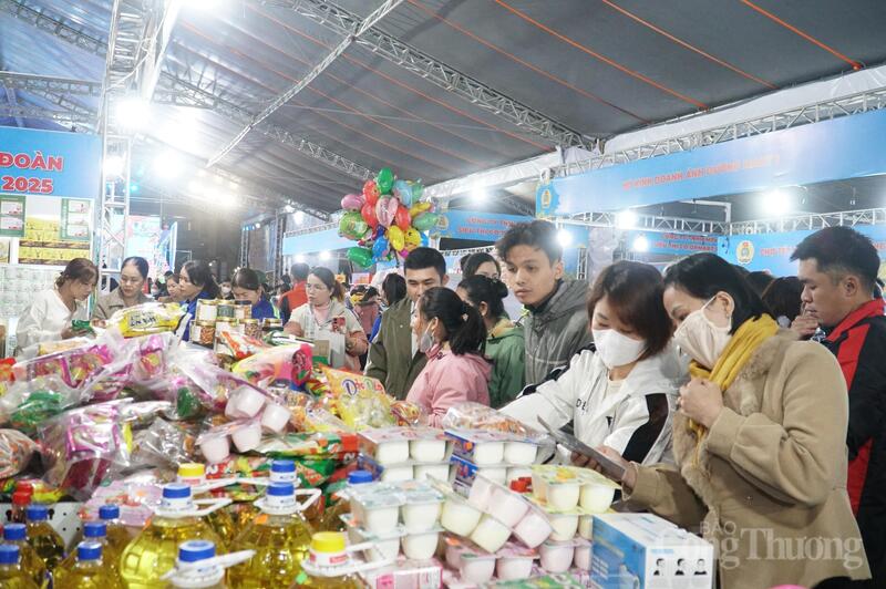 TP. Đà Nẵng sẽ tổ chức 4 phiên chợ Tết Công đoàn và phát hơn 65.000 phiếu mua hàng để công nhân, người Okvip - liên minh giải trí #1 thế giới hà nội mua sắm tại chợ Tết